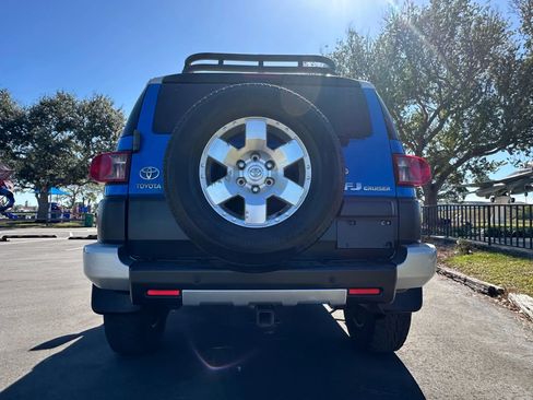 Used 2007 Toyota FJ Cruiser 4WD image 8