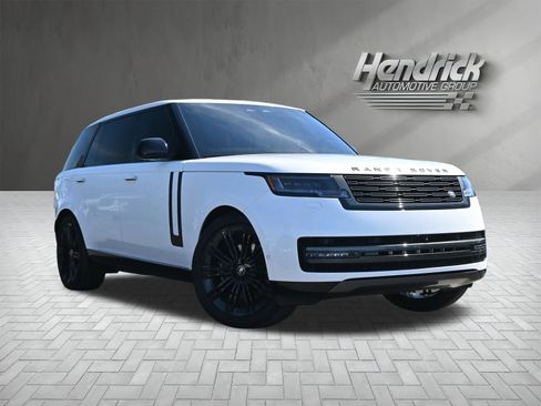 Used 2025 Land Rover Range Rover Long Wheelbase SE AWD/4WD image 2