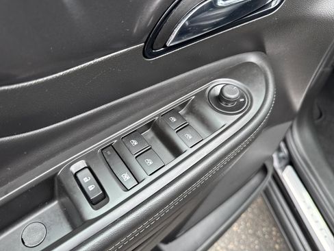 Used 2021 Buick Encore Preferred w/ Safety Package II FWD image 18