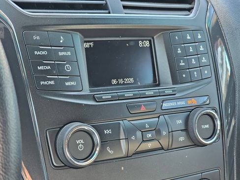 Used 2019 Ford Explorer XLT AWD/4WD image 26