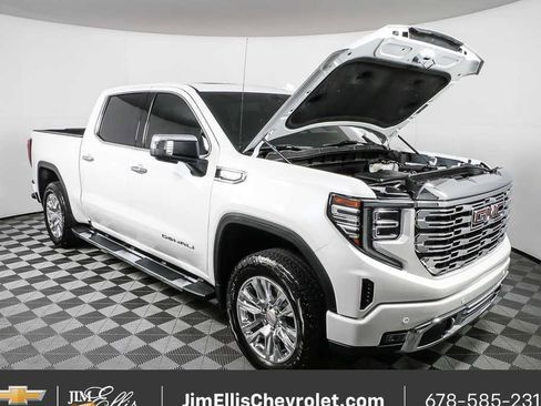 Used 2025 GMC Sierra 1500 Denali w/ Technology Package AWD/4WD image 34