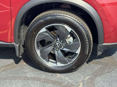 Used 2025 Nissan Rogue SV AWD/4WD image 7
