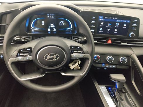 Used 2024 Hyundai Elantra SE FWD image 22