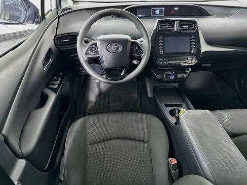 Used 2020 Toyota Prius LE FWD image 10