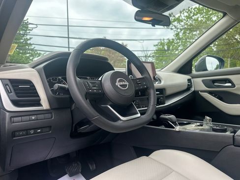 Used 2023 Nissan Rogue SV w/ SV Premium B Package AWD/4WD image 11