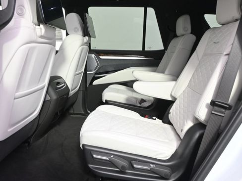 New 2026 Cadillac Escalade Platinum Sport w/ LPO, ONYX Package AWD/4WD image 22