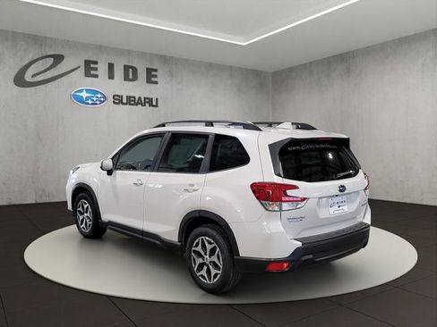Used 2021 Subaru Forester Premium AWD/4WD image 9
