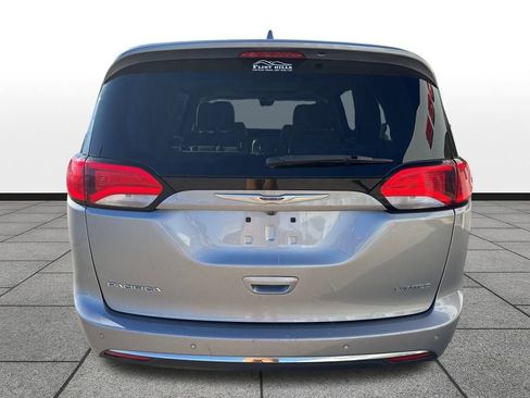 Used 2019 Chrysler Pacifica Limited w/ Advanced Safetytec Group image 4