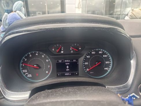 Used 2023 Chevrolet Traverse LT image 9