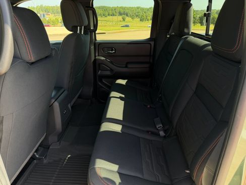 Used 2025 Nissan Frontier PRO-4X AWD/4WD image 29