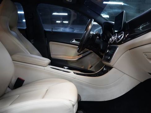 Used 2019 Mercedes-Benz CLA 250 image 23