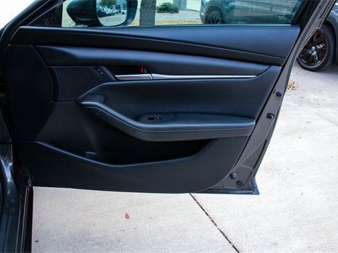 Used 2021 MAZDA MAZDA3 s image 25