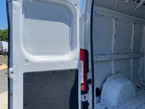 Used 2024 RAM ProMaster 2500 w/ Convenience Group FWD image 7