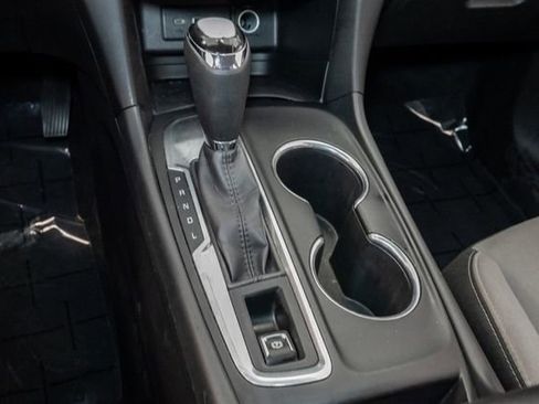 Used 2020 Chevrolet Equinox LS FWD image 21