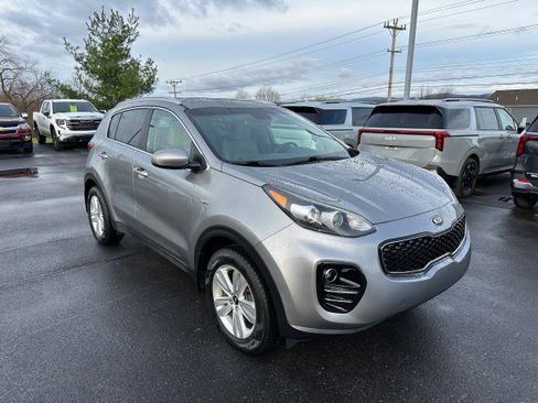 Used 2019 Kia Sportage LX w/ LX Popular Package image 3