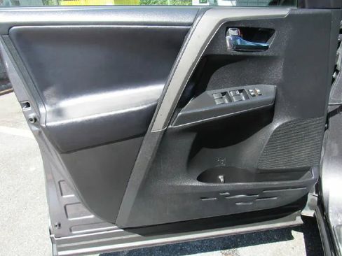 Used 2017 Toyota RAV4 SE w/ Power Special Value Package image 10