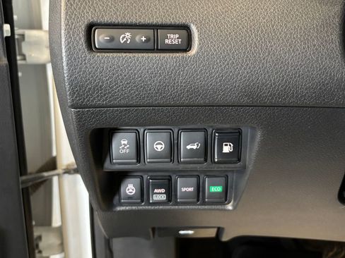 Used 2019 Nissan Rogue SV w/ Premium Package AWD/4WD image 19