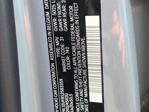 New 2025 Volvo XC40 B5 Ultra w/ Climate Package image 25