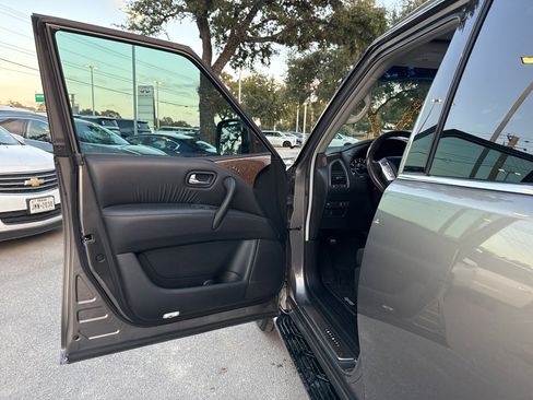 Used 2016 INFINITI QX80 Luxe w/ 22" Wheel Package image 28