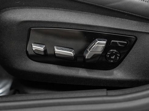 Used 2021 BMW M550i xDrive w/ Premium Package image 46