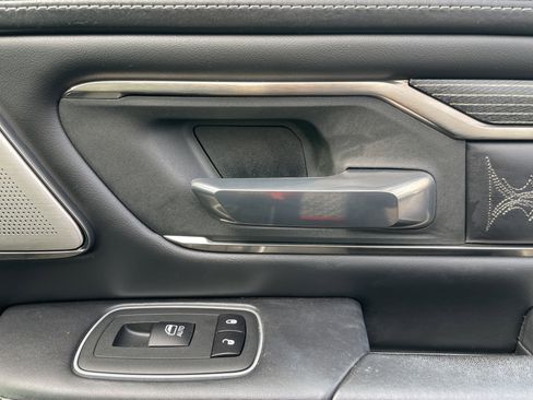 Used 2020 RAM 1500 Limited w/ Black Appearance Package image 12