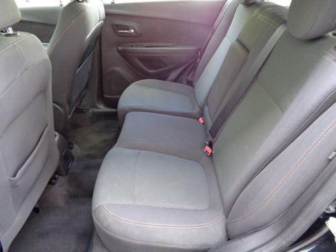 Used 2018 Chevrolet Trax LS FWD image 3