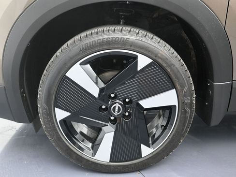 New 2026 Nissan Kicks SR FWD image 9