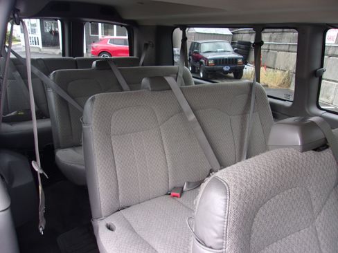 Used 2016 Chevrolet Express 3500 LT w/ LT Preferred Equipment Group image 20