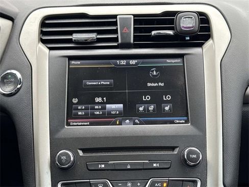 Used 2016 Ford Fusion SE w/ Equipment Group 202A image 15