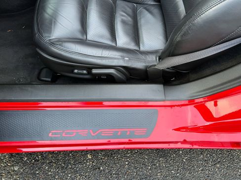 Used 2006 Chevrolet Corvette Convertible w/ Preferred Equipment Group image 21