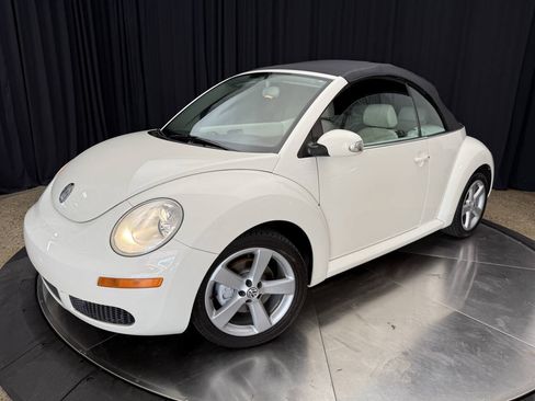 Used 2007 Volkswagen Beetle Triple White Edition FWD image 14