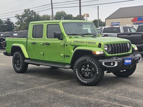 New 2025 Jeep Gladiator High Tide image 2