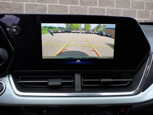 Used 2025 Chevrolet Trax LT w/ Driver Confidence Package FWD image 18