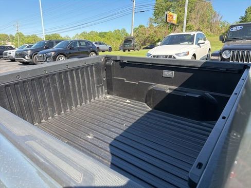 Used 2025 Toyota Tacoma TRD Off-Road AWD/4WD image 18