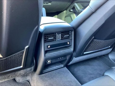 Used 2024 Porsche Cayenne image 35