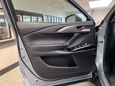 Used 2022 MAZDA CX-9 Touring image 11