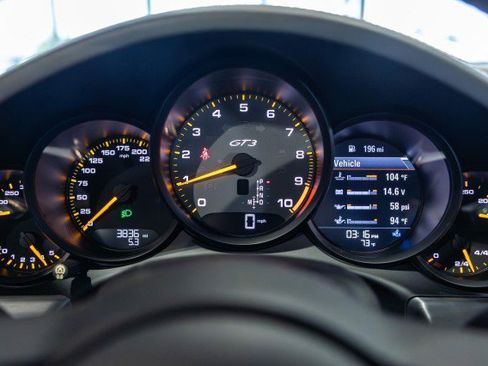 Used 2018 Porsche 911 GT3 RWD image 41