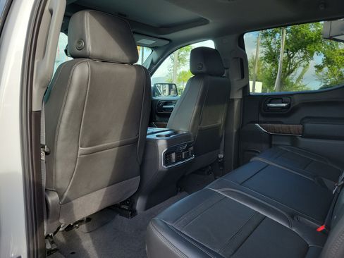 Used 2021 GMC Sierra 1500 Denali w/ Denali Ultimate Package AWD/4WD image 15