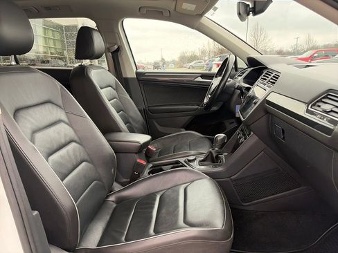 Used 2018 Volkswagen Tiguan SEL Premium image 11