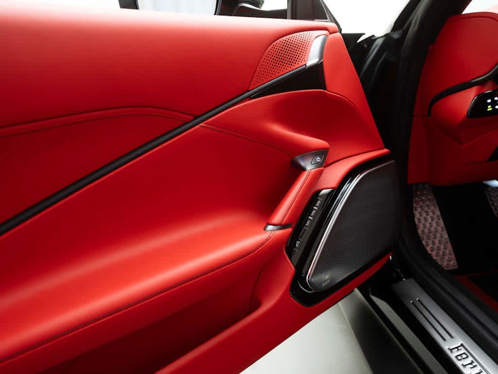 Used 2025 Ferrari Roma Spider RWD image 24