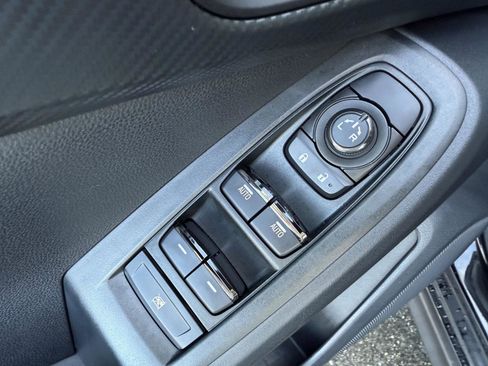 Certified 2025 Subaru Crosstrek 2.0i Premium image 14