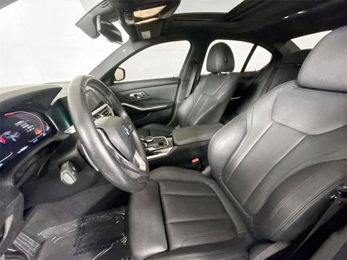 Used 2019 BMW 330i xDrive Sedan w/ Convenience Package AWD/4WD image 3