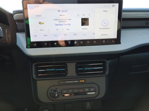 New 2025 Ford Maverick XLT w/ Equipment Group 301A image 17