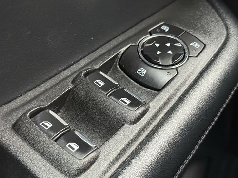 Used 2023 Ford Edge SE image 22