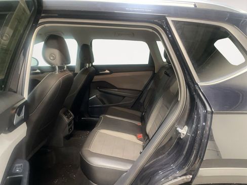 Used 2022 Volkswagen Taos SE image 12