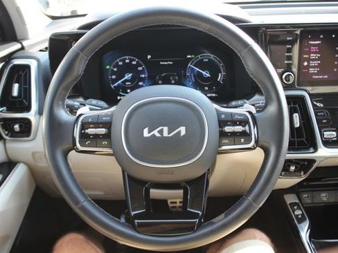 Used 2023 Kia Sorento SX Prestige AWD/4WD image 15