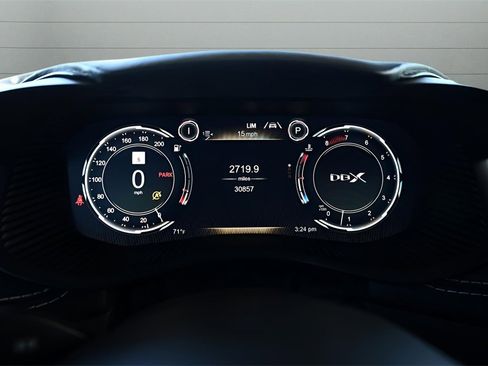 Used 2021 Aston Martin DBX image 17