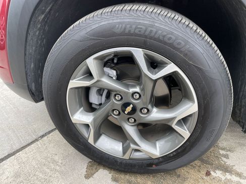 Used 2025 Chevrolet Trax LT image 30