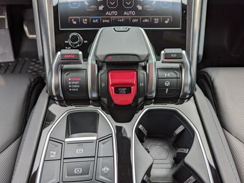 Used 2021 Lamborghini Urus AWD/4WD image 22