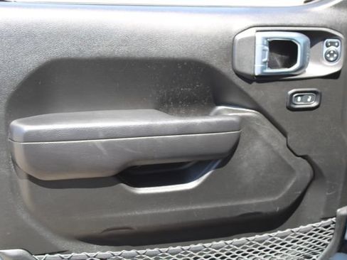 Used 2023 Jeep Wrangler Unlimited AWD/4WD image 14